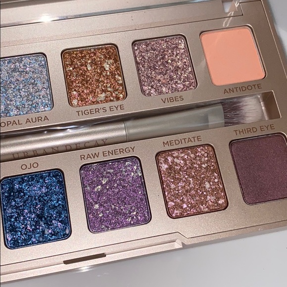 Urban Decay Stoned Vibes Eyeshadow Palette - Picture 8 of 10